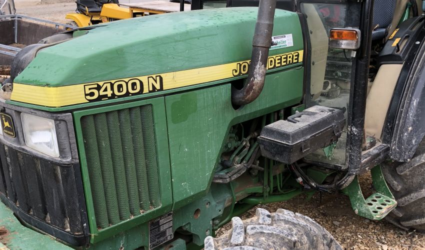 John Deere 5400 (Tractor)