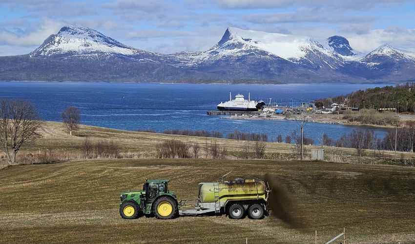 John Deere 6155R