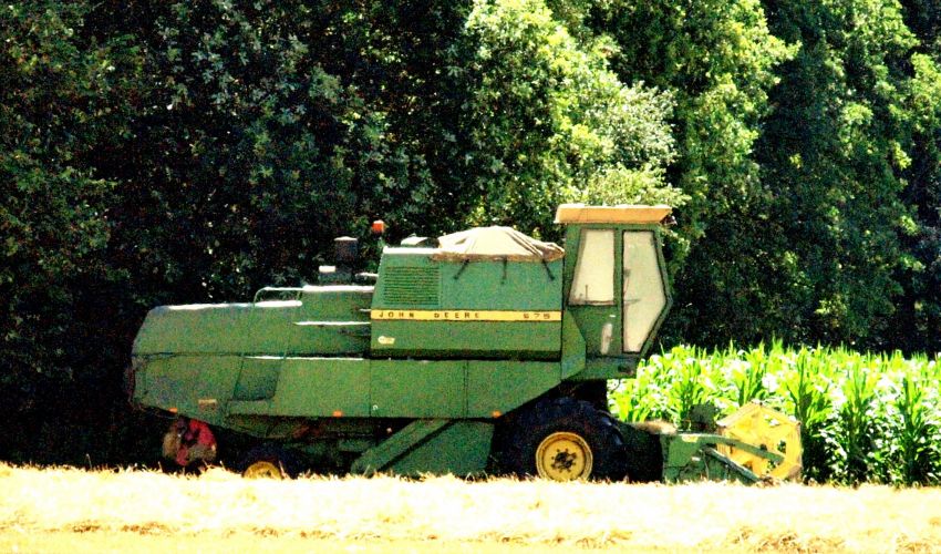 John Deere 675