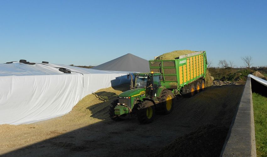 John Deere 8110