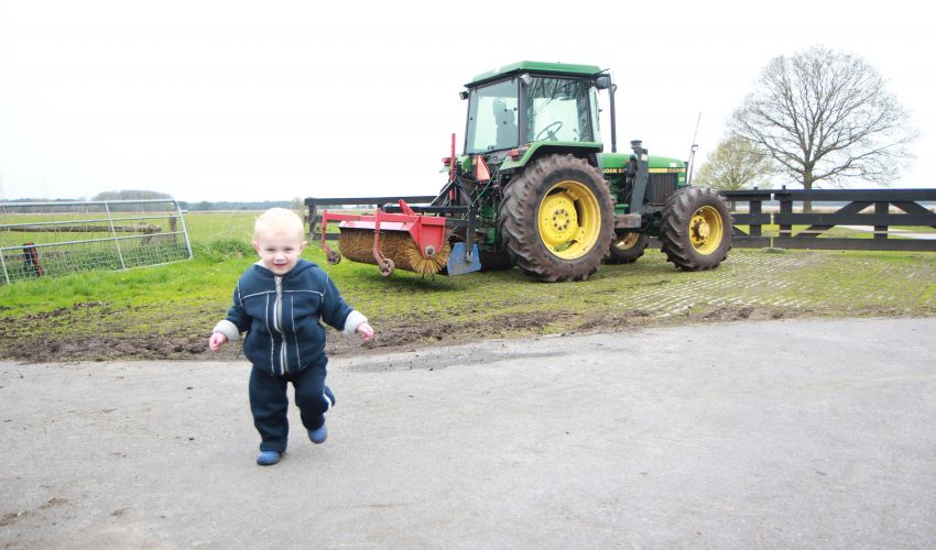 John Deere 2250