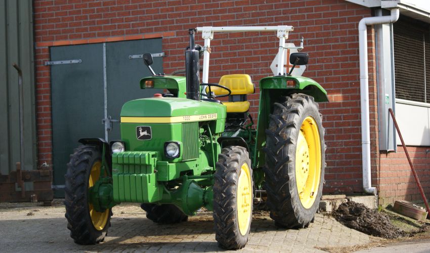 John Deere 1030