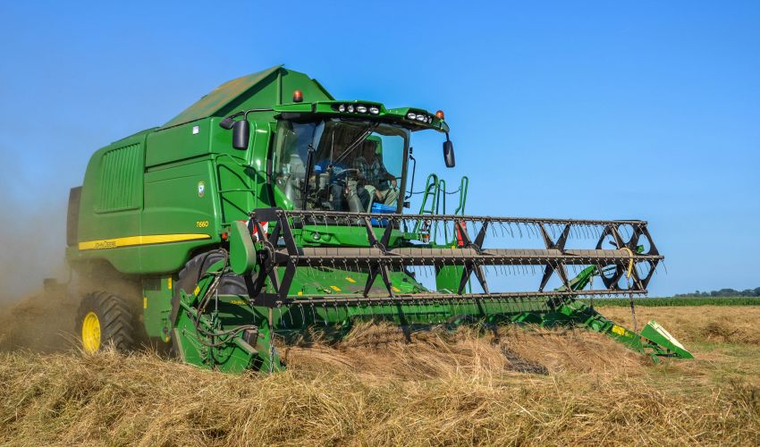 John Deere T 660