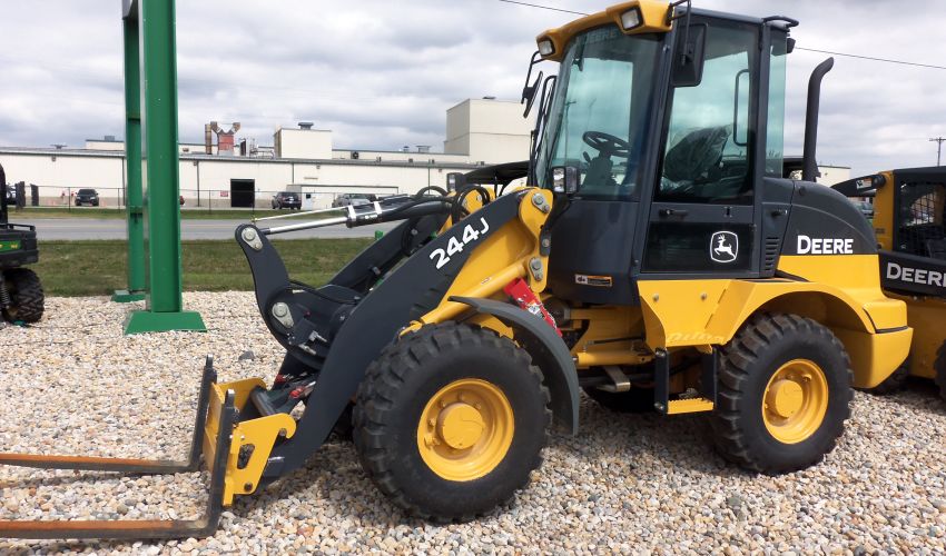 John Deere 224t