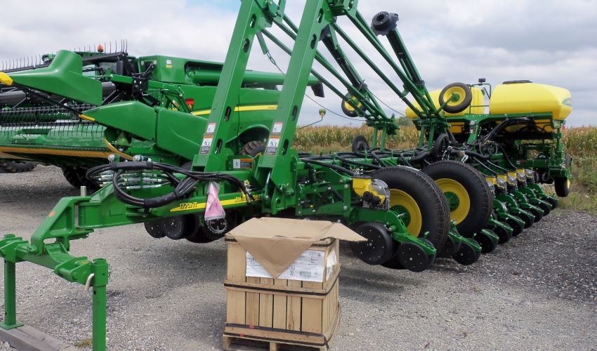 John Deere 1750