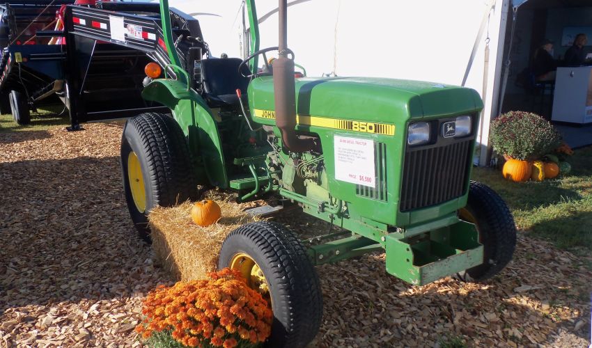 John Deere 850