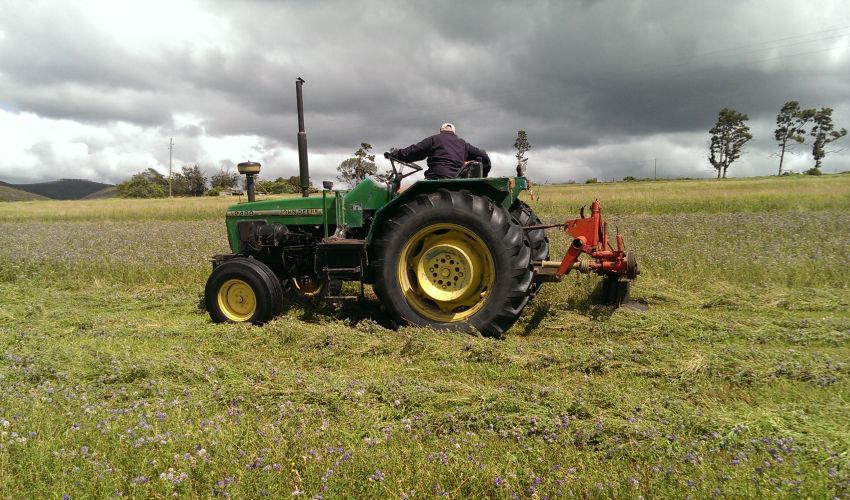 John Deere 2400