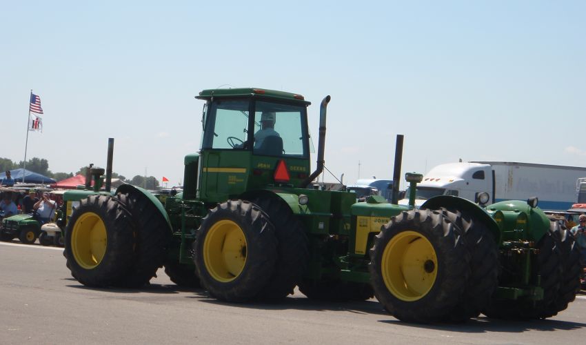 John Deere 830 Fiche Technique Info France 0805