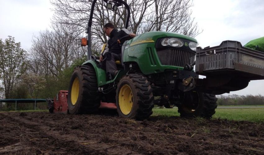 John Deere 2520