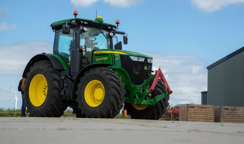John Deere 7310R