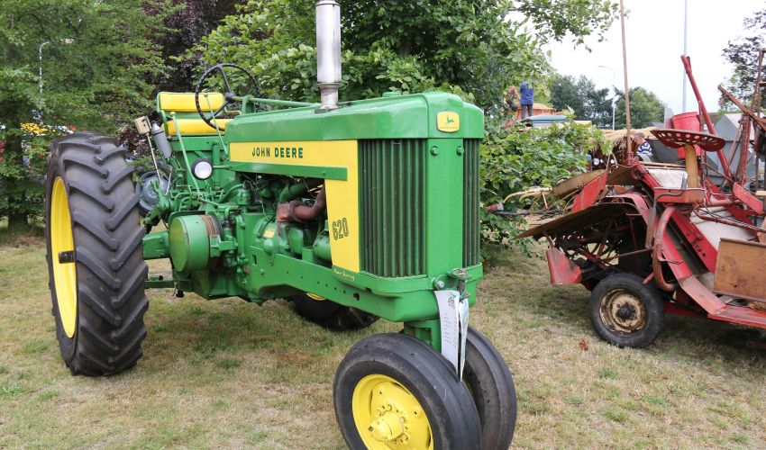 John Deere 620 Specs and data - United Kingdom