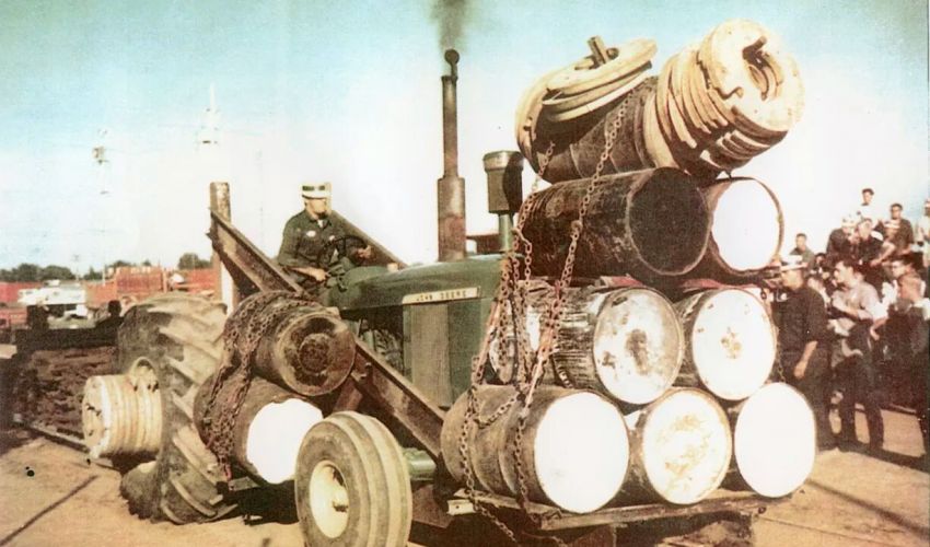 John Deere 5020