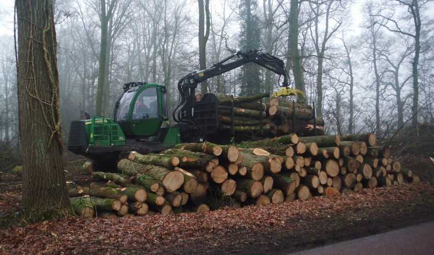 John Deere 1110E