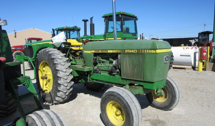 John Deere 2940 Fiche technique / Info - France