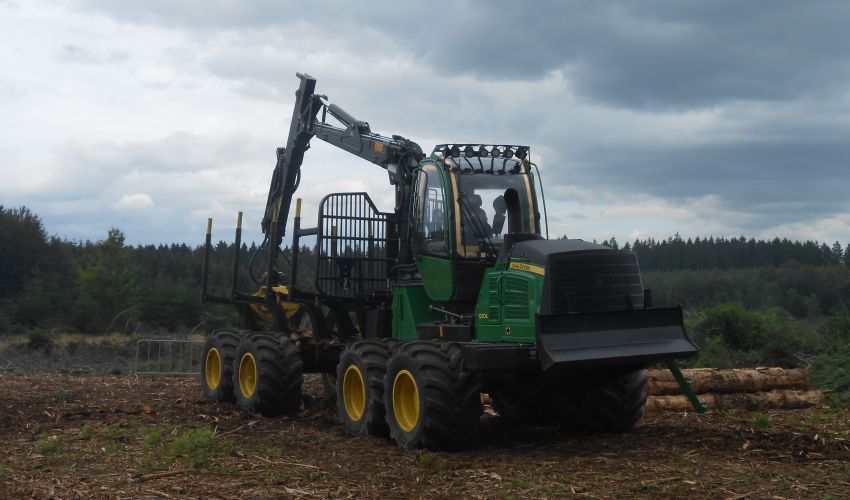 John Deere 1210E