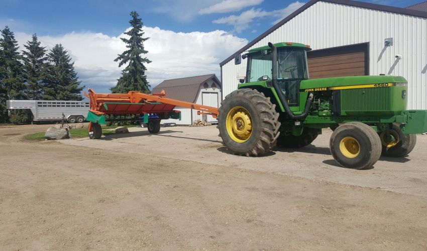 John Deere 4560