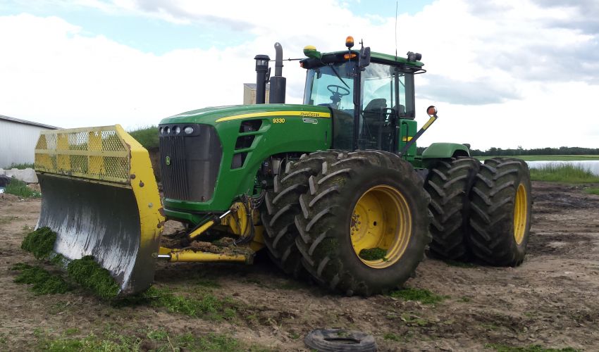 John Deere 9330