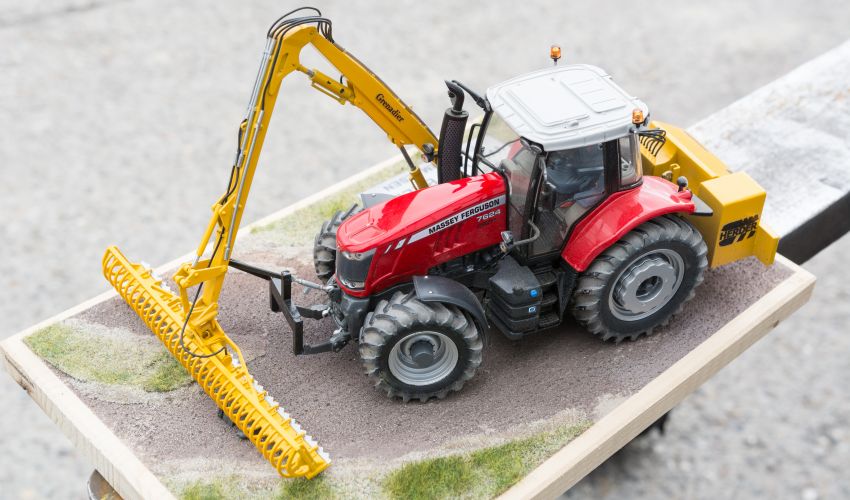 Landbouw miniaturen 1:32 Massey-Ferguson