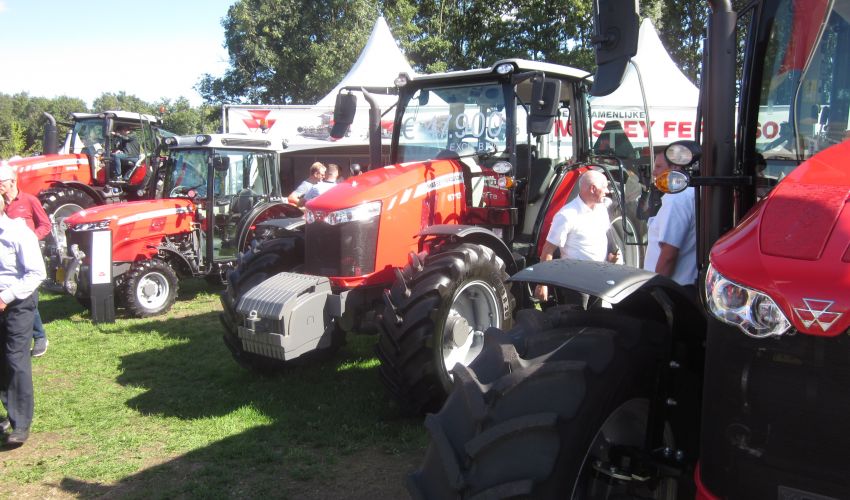Massey Ferguson 6713