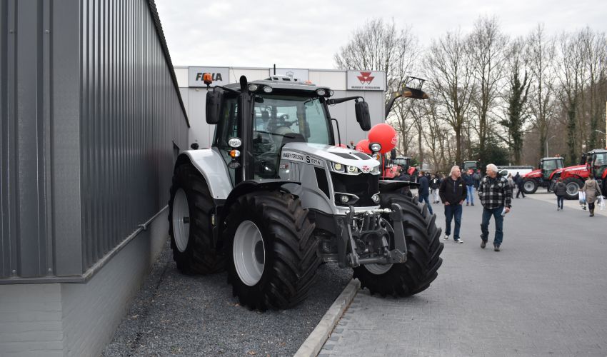 Massey Ferguson 6715S