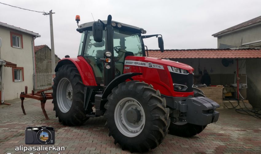 Massey Ferguson 6716S