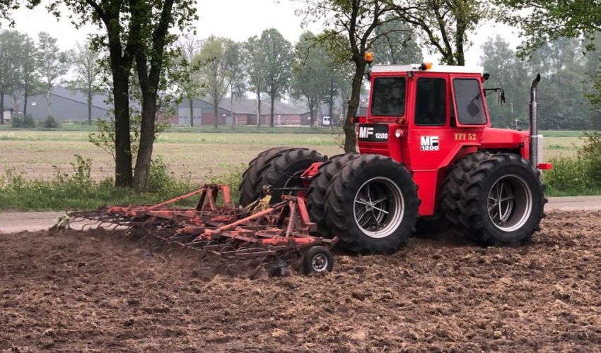 Massey Ferguson 1200