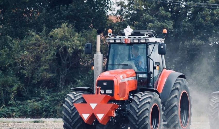 Massey Ferguson 8240