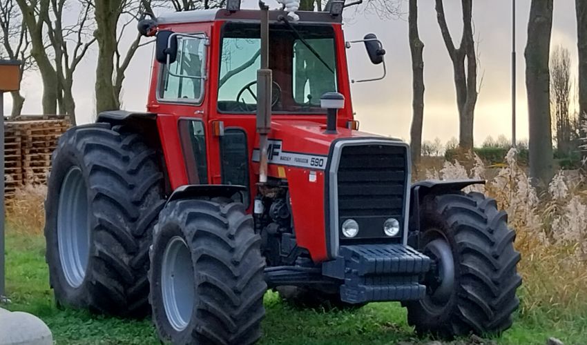 Massey Ferguson 590