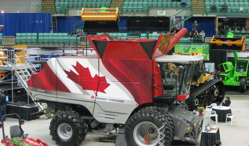 Massey Ferguson 9560 combine