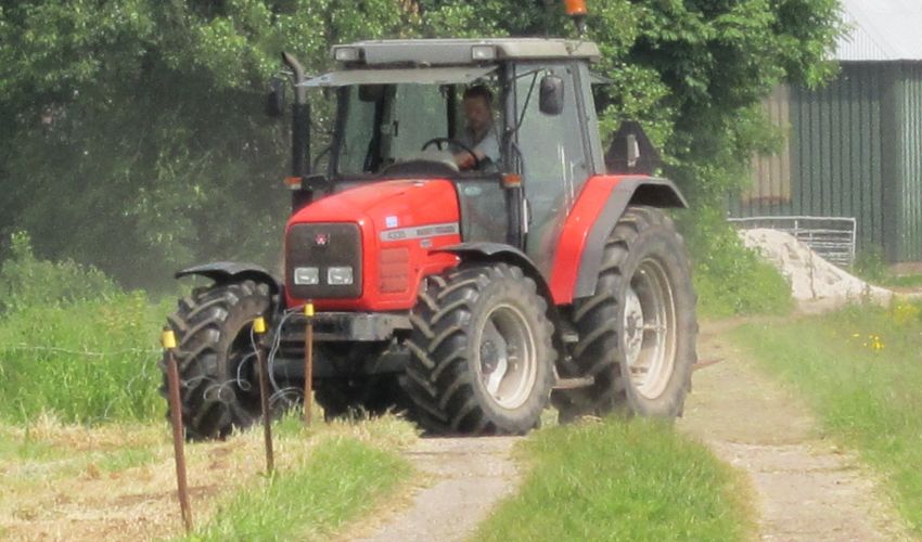 Massey Ferguson 4335