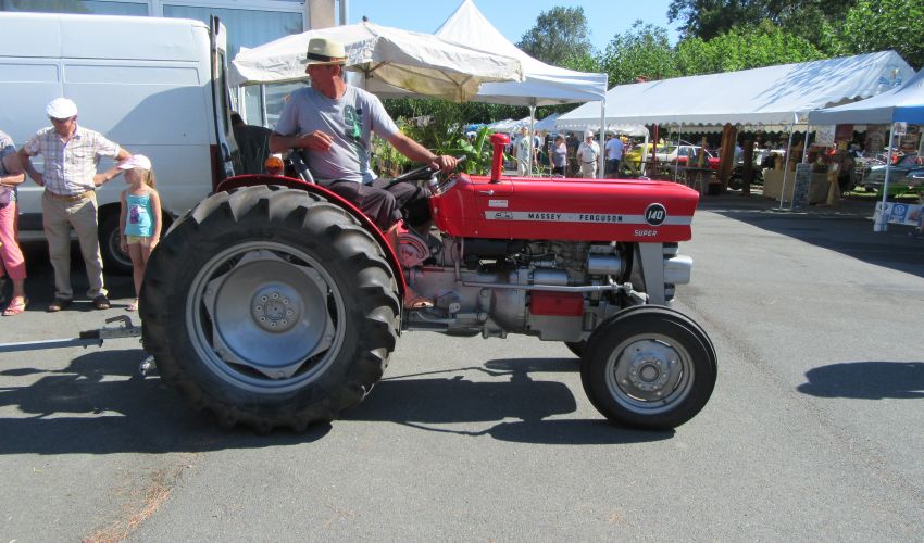 Massey Ferguson 140