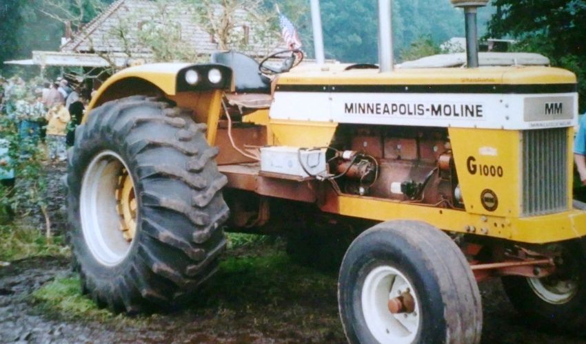 Minneapolis-moline G 1000