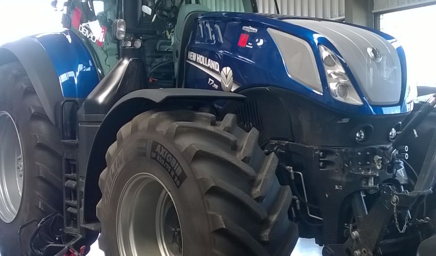 New Holland T 7305
