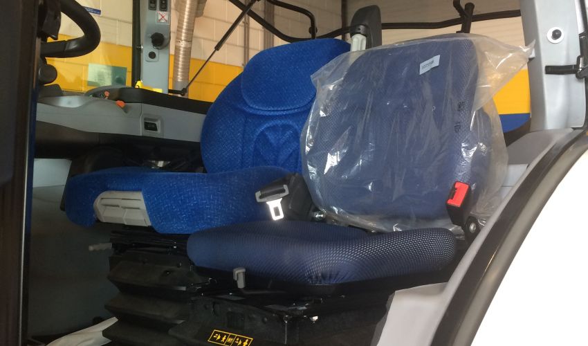New Holland Interieur