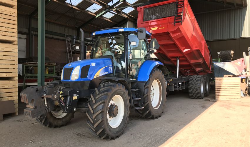 New Holland T 6040 Elite