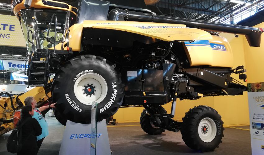 New Holland CX 880 Fiche technique / Info France