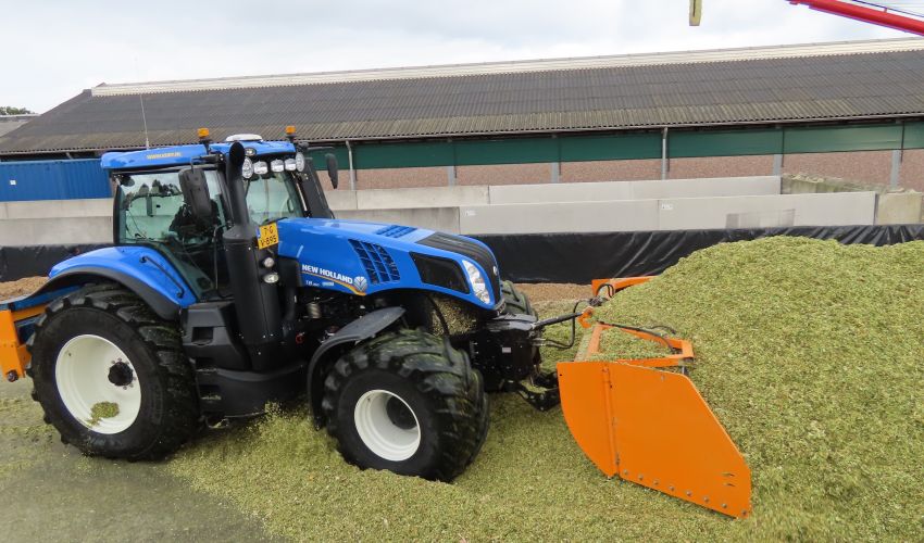 New Holland T 8.350