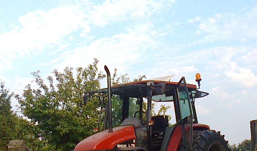 New Holland L 75