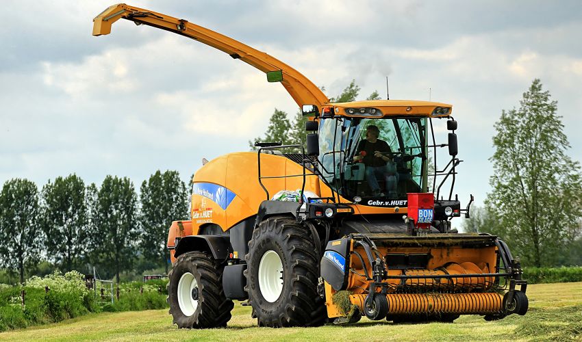 New Holland FR 9050