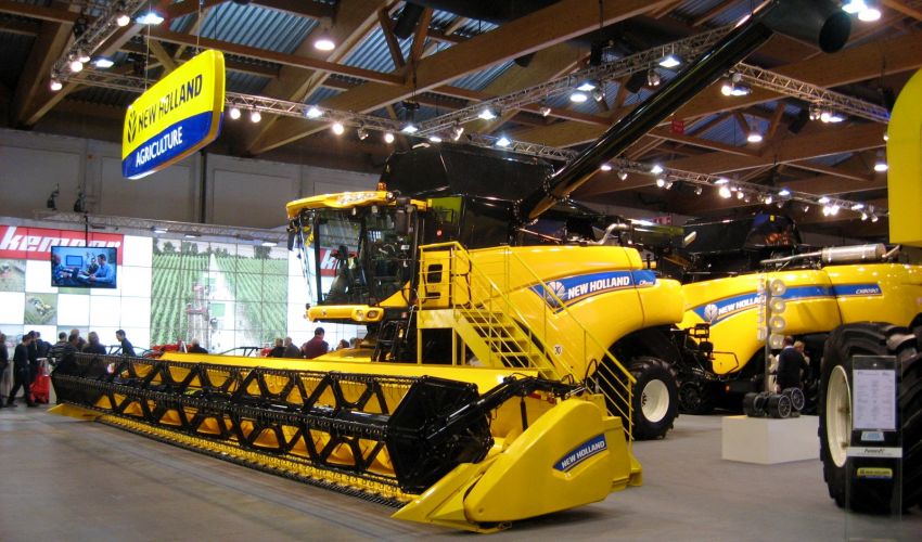 New Holland CR 8090