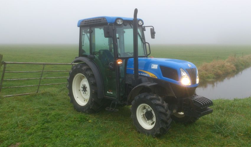 New Holland T 4030V