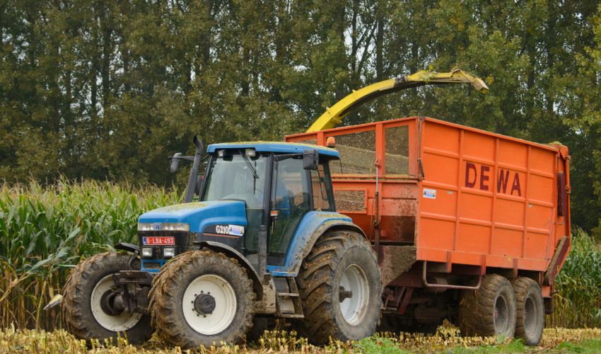 New Holland G 210
