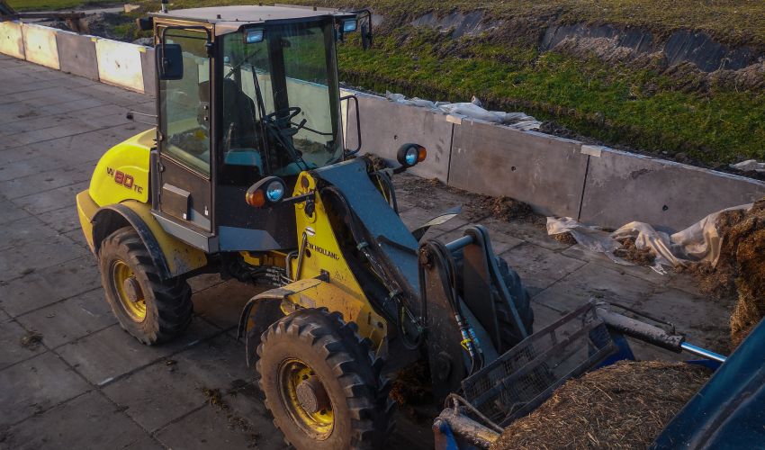 New Holland W 80 TC Fiche technique / Info - France