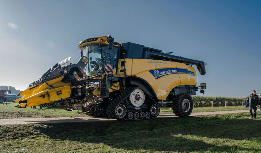 New Holland Combine