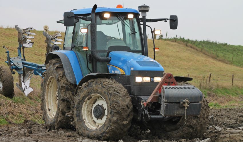New Holland TM 130