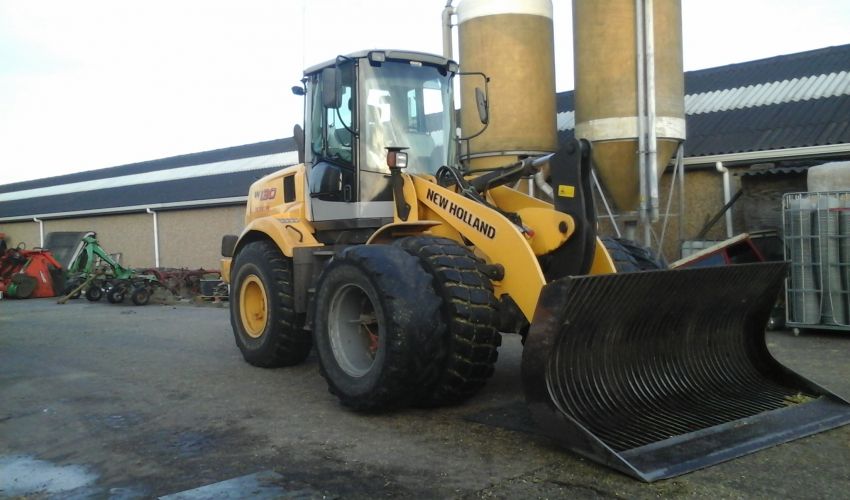 New Holland W 130