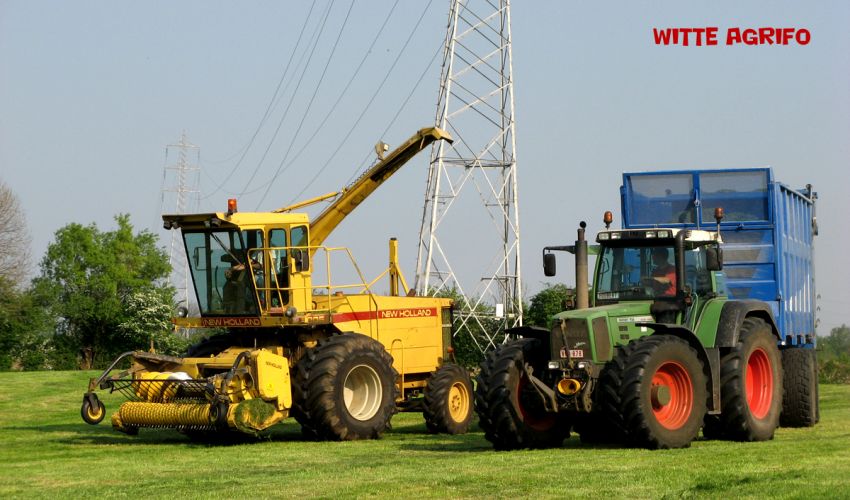 New Holland 2305