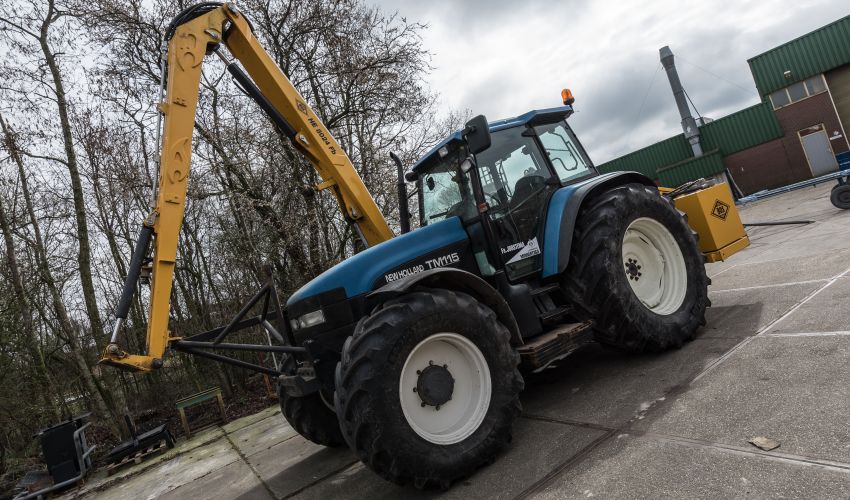 New Holland TM 115