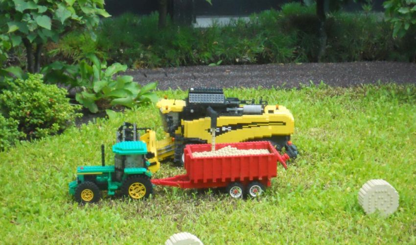 Onbekend Lego tractor.