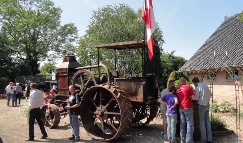 Rumely F